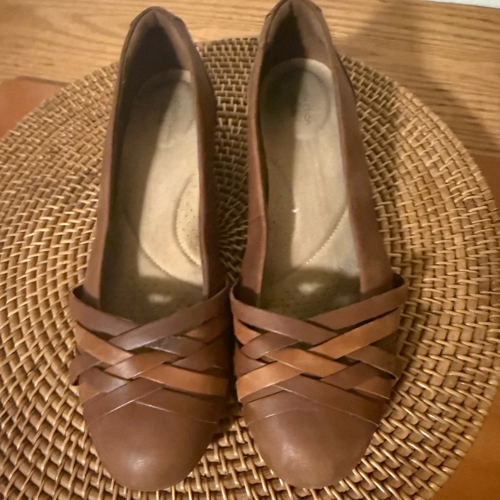 Clarks Women's‎ Brown Leather Woven Flats